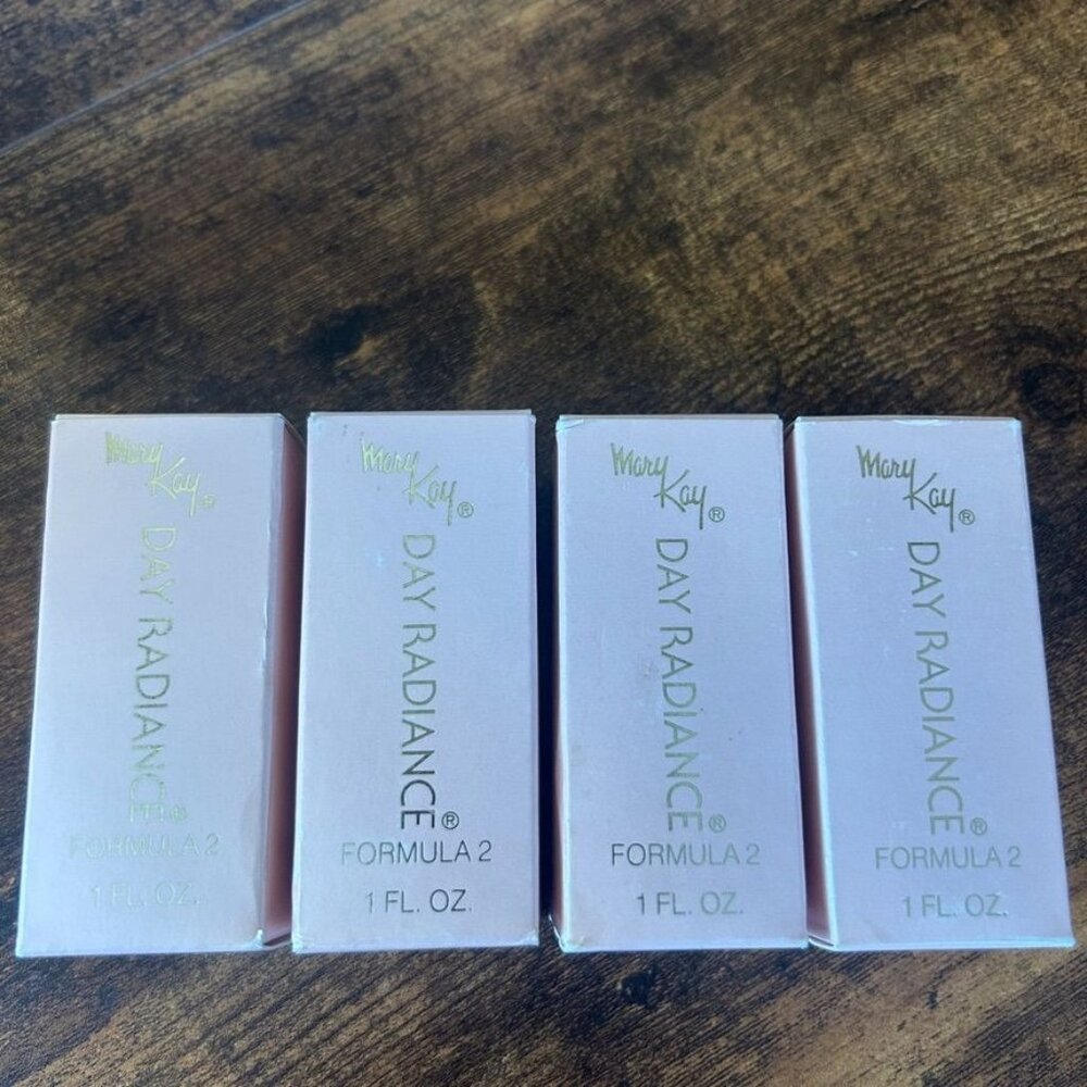 Vintage Mary Kay Day Radiance Formula 2 Cinnamon 1 fl oz Set of 4 NEW Old Stock